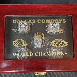 Dallas Cowboys Replica Super Bowl Rings and Case